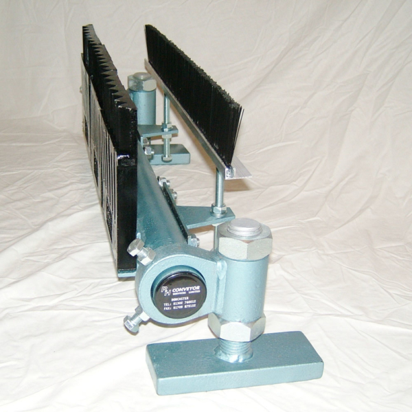 secondary-brush-cleaner-2-600x600